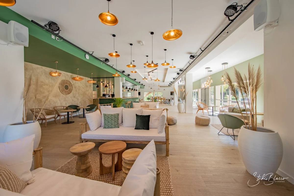 Le Garden Lounge du Domaine la Roque